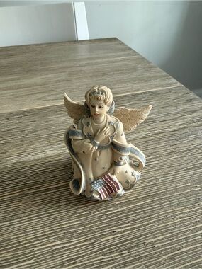 Sarah’s Angels “Mary Ann” Patriotic Angel Figurine 2002 Mindspring Studio